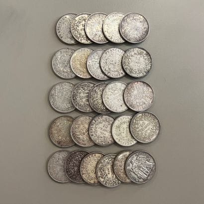 Lot de 26 pièces en argent (900) de 10 Francs...