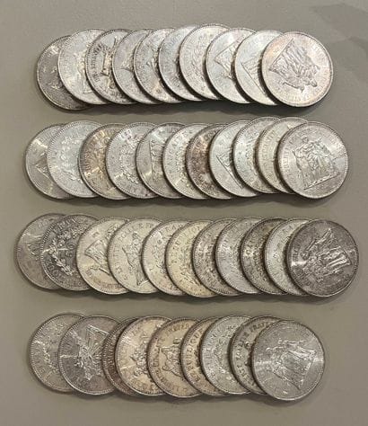 Lot de 41 pièces en argent (900) de 50 Francs...