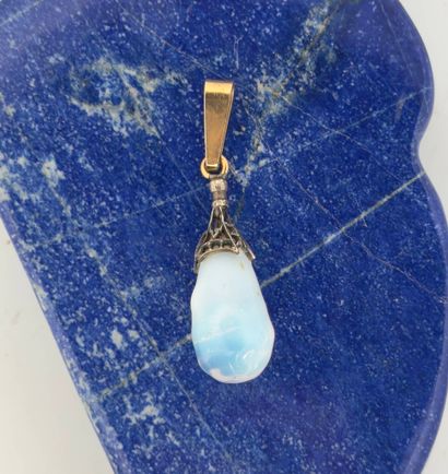 Pendentif goutte en or 18K (750) et argent...