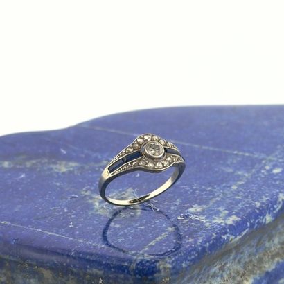 Bague en or gris 18K (750) ornée d'un diamant...