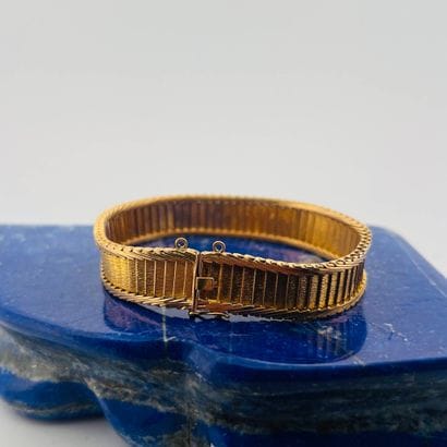Bracelet ruban en or 18K (750) partiellement...