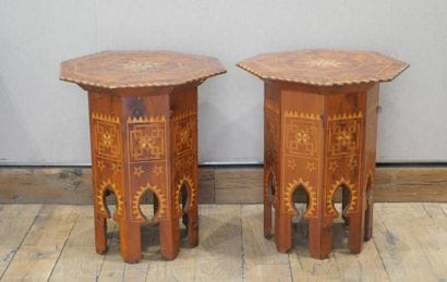 AFRIQUE DU NORD
Deux tables à thé aux plateaux...