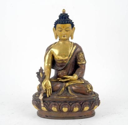 CHINE, XXe siècle
Bouddha en bronze à patine...