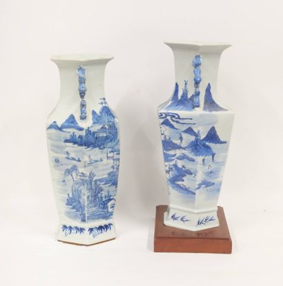 CHINE - Début XXe siècle
Paire de vases hexagonaux...