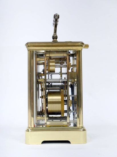UTI L'EPEE
Pendule de voyage, dite pendulette...