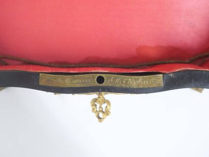 Alphonse GIROUX et Cie à Paris
Boite chantournée...