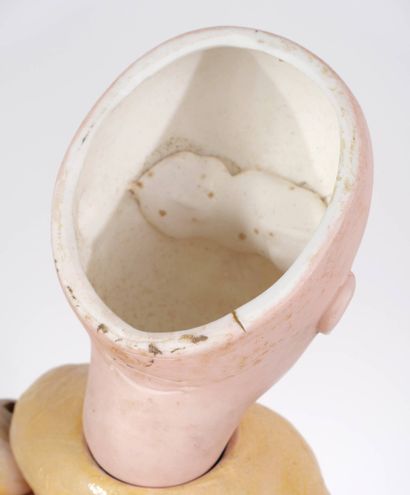 Poupée Fernand Gauthier n°9 à tête en porcelaine,...