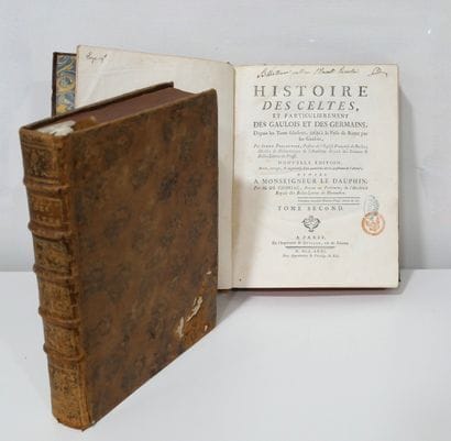 PELLOUTIER (Simon). Histoire des Celtes et...
