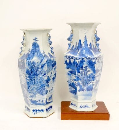 CHINE - Début XXe siècle
Paire de vases hexagonaux...