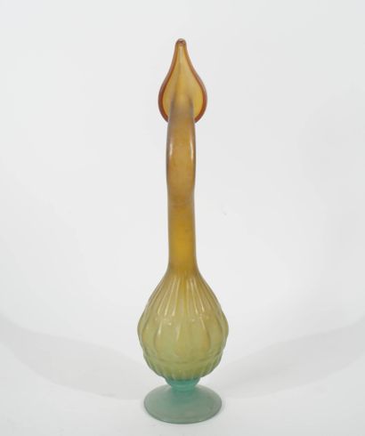 Vase lacrymatoire iranien en verre vert-orangé...