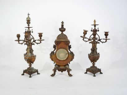 SUSSE Frères 
Garniture de cheminée aux satyres...