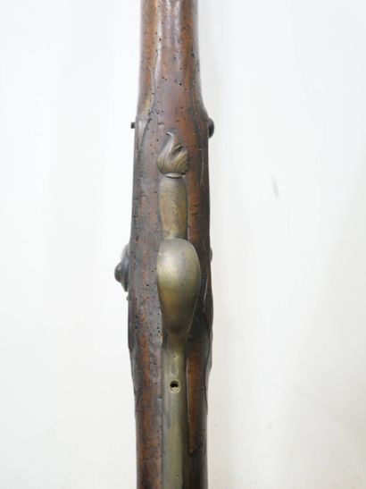 Fort fusil de rempart XVIIIe siècle.
Platine...