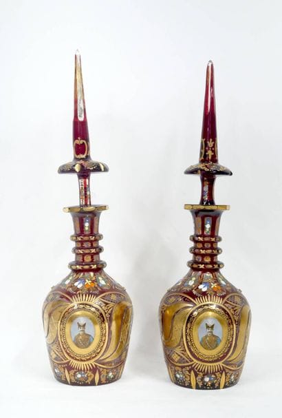 Iran - Dynastie Qadjar
Paire de grands flacons...