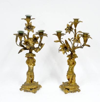 Paire de candélabres en bronze doré à trois...