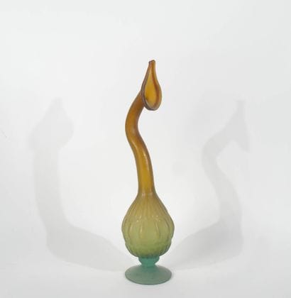 Vase lacrymatoire iranien en verre vert-orangé...