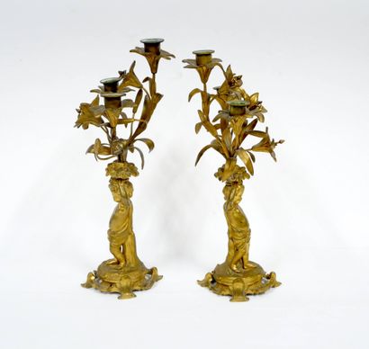 Paire de candélabres en bronze doré à trois...