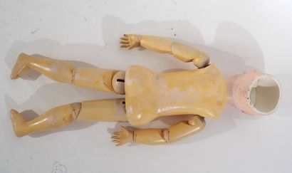 Poupée Fernand Gauthier n°9 à tête en porcelaine,...