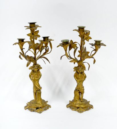 Paire de candélabres en bronze doré à trois...