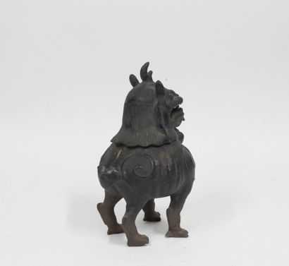 CHINE - XVIIe siècle
Brûle-parfum en forme...