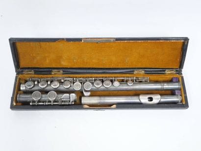 YAMAHA 
Flute traversière modèle YFL-31 en...