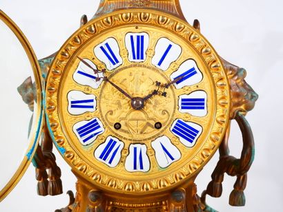 Importante garniture de cheminée en bronze...