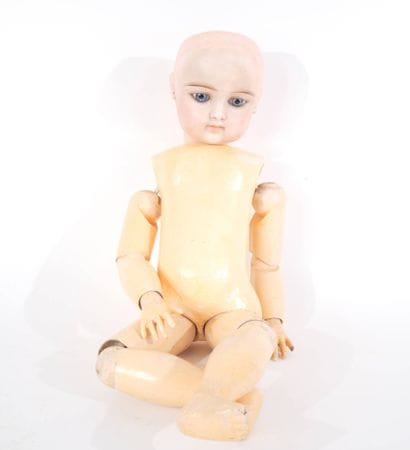Poupée Fernand Gauthier n°9 à tête en porcelaine,...