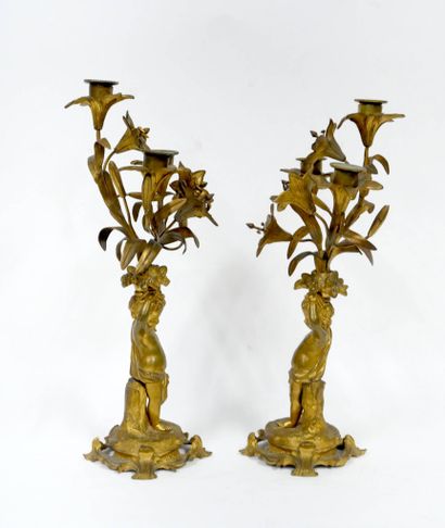 Paire de candélabres en bronze doré à trois...