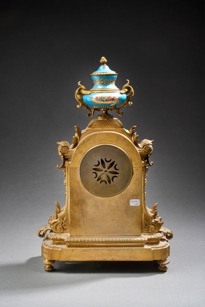 Pendule borne en bronze doré et plaques de...