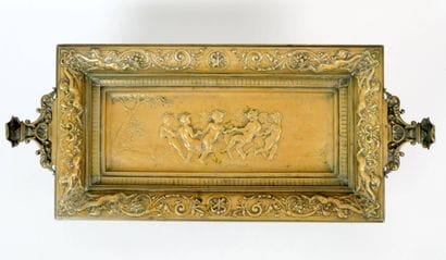 Coupe rectangulaire quadripode en bronze...