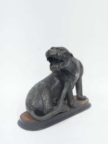 JAPON, époque Meiji
Tigre rugissant 
Épreuve...