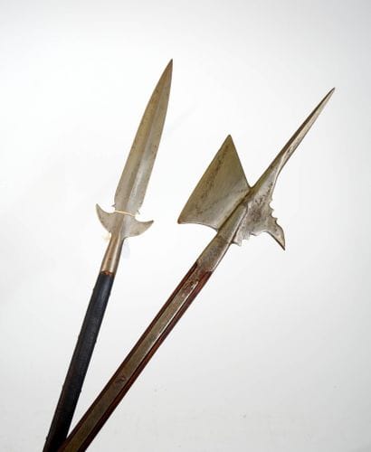 Ensemble de deux armes d'hast de style.
Comprenant...