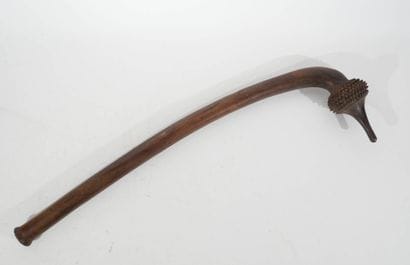 Massue des îles Fidji en bois dur sculpté
Extrémité...