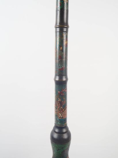 Lampadaire en cloisonné au fut imitant le...