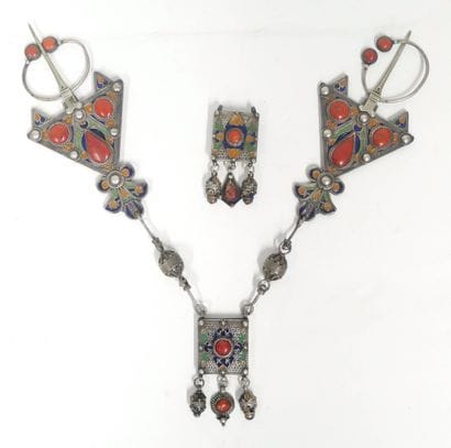 Parure pectorale, Algérie, Kabylie, Benni...