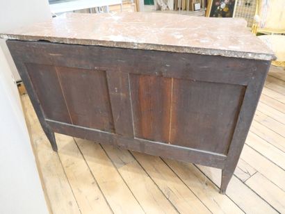 Commode en placage de bois de rose et de...