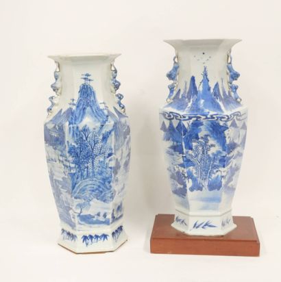 CHINE - Début XXe siècle
Paire de vases hexagonaux...