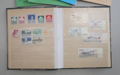 Timbres du monde entier de petite valeur...