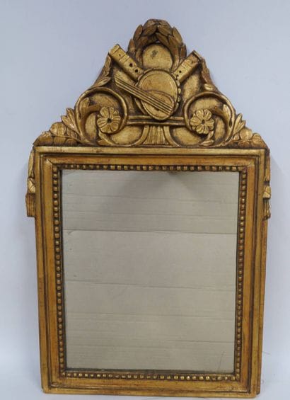 Miroir d'époque Louis XVI en bois sculpté...
