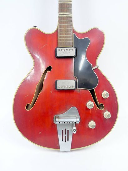 HÖFNER - modèle 4574, type Verithin
Guitare...