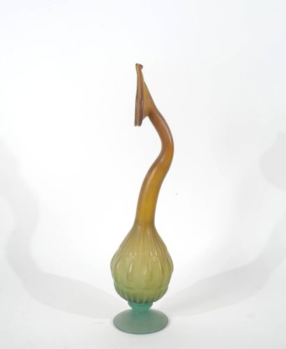 Vase lacrymatoire iranien en verre vert-orangé...