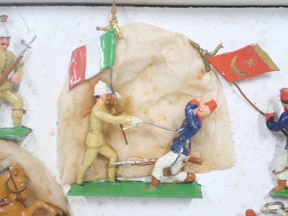 HEYDE, attribué à 
Boite de soldats de plomb...