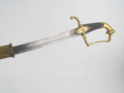 Luxueux sabre d’officier de cavalerie légère.
Monture...