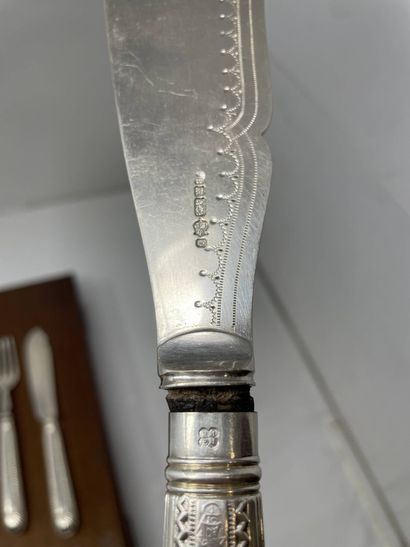 MARTIN HALL & Co
Silver plated fish serving...
