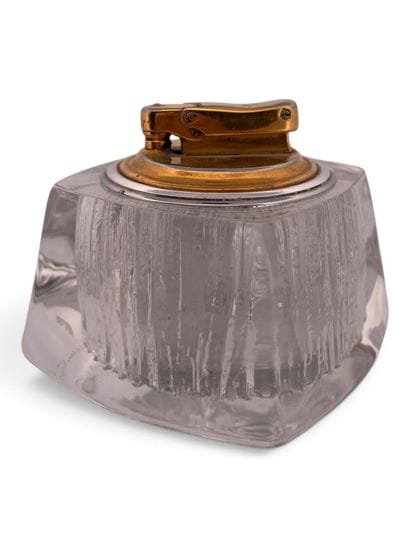 DAUM France 
Table lighter made of molded...