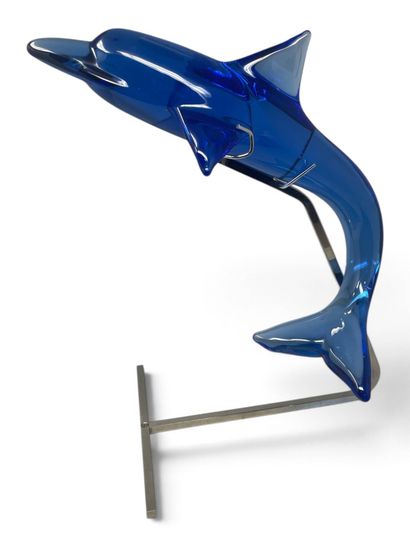 DAUM France
Large blue-tinted cast crystal...
