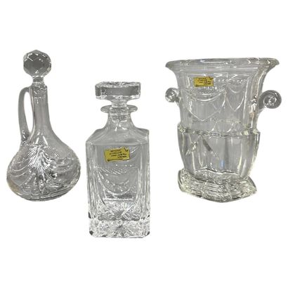 LORRAINE CRAFTS
Cut crystal glassware set...