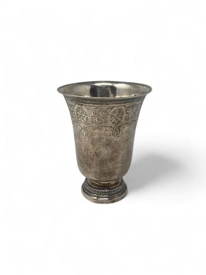 Timbale in silver (950) on a pedestal engraved...