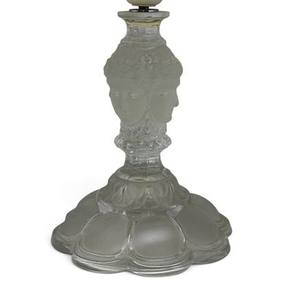 Saint-Louis
Lamp base made of pressed, molded,...