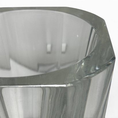 Baccarat
Crystal vase with beveled sides;...