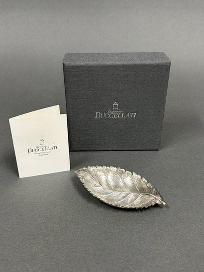 Gianmaria BUCCELLATI
Silver (925) dish featuring...
